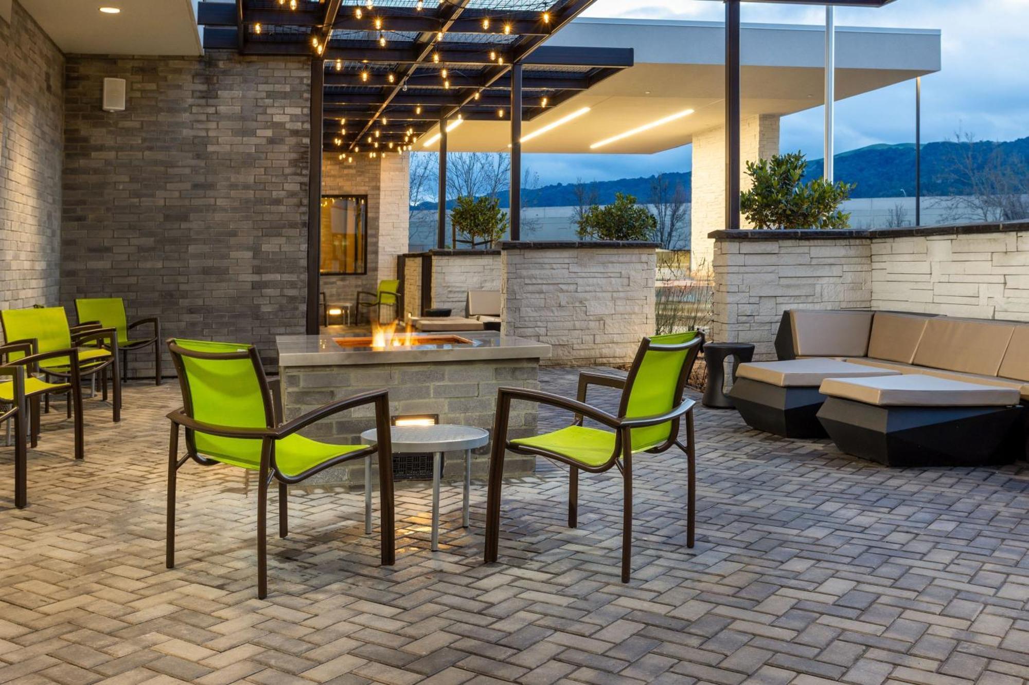 Springhill Suites By Marriott Pleasanton Exterior foto